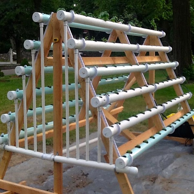 how to build a hydroponic system with pvc pipes